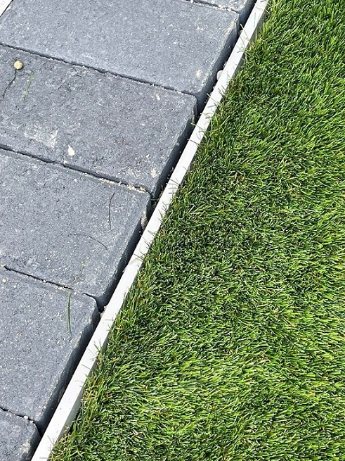Perfect Turf Edge with grass